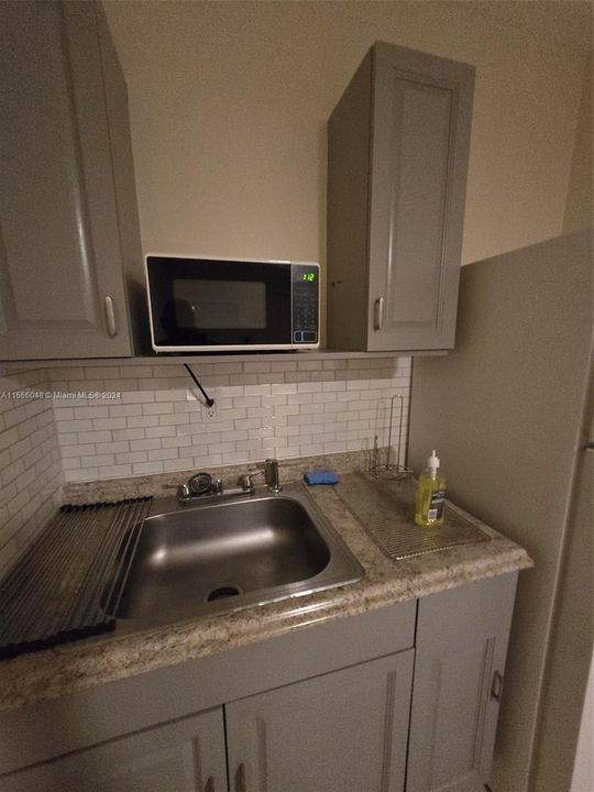 For Rent: $1,450 (1 beds, 1 baths, 1708 Square Feet)