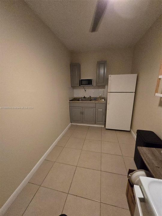 For Rent: $1,450 (1 beds, 1 baths, 1708 Square Feet)