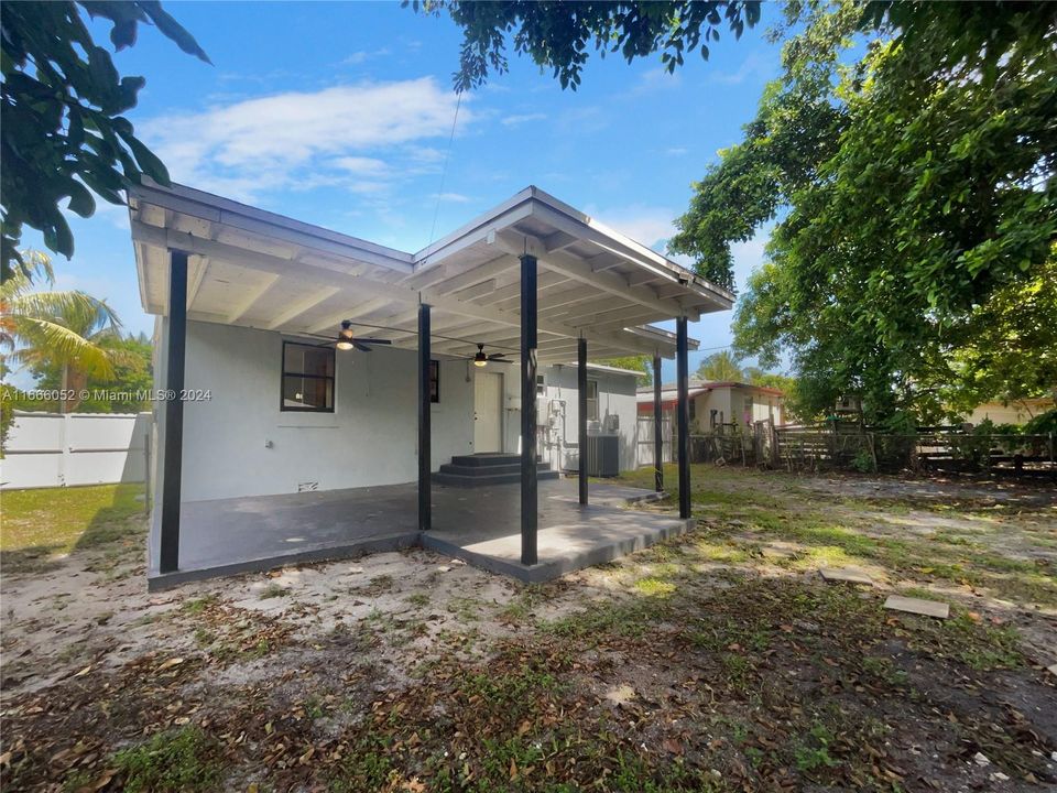 For Sale: $520,000 (3 beds, 2 baths, 1110 Square Feet)