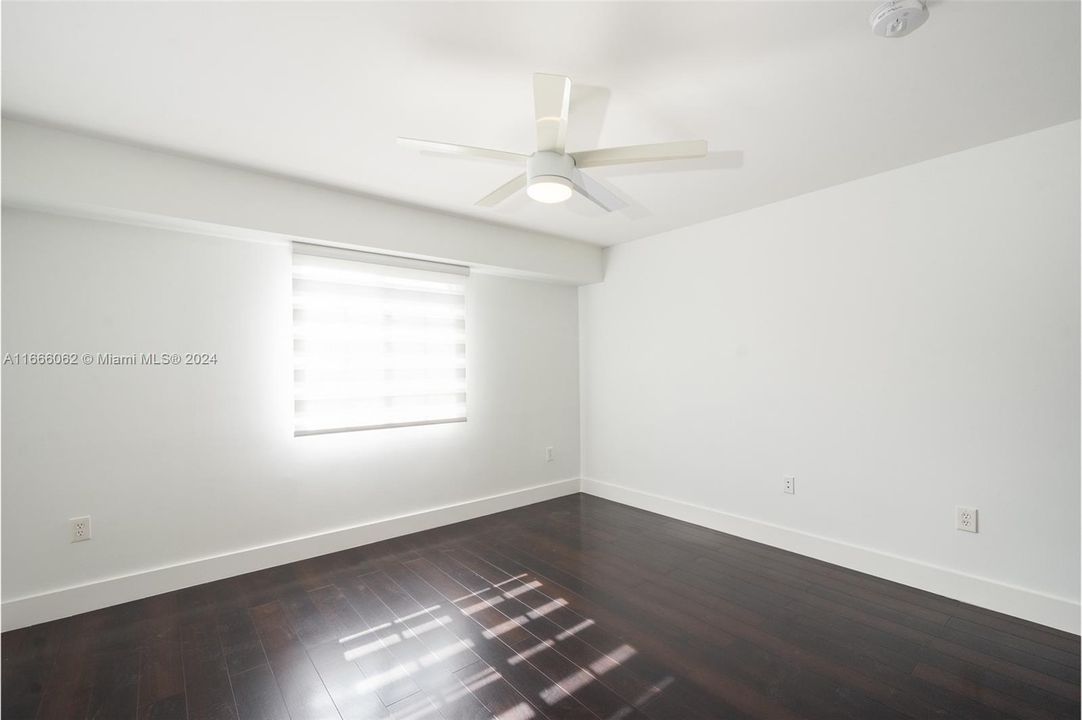 For Rent: $2,400 (1 beds, 1 baths, 859 Square Feet)