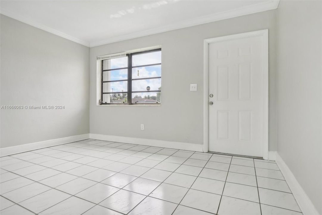 For Sale: $505,000 (3 beds, 2 baths, 1092 Square Feet)