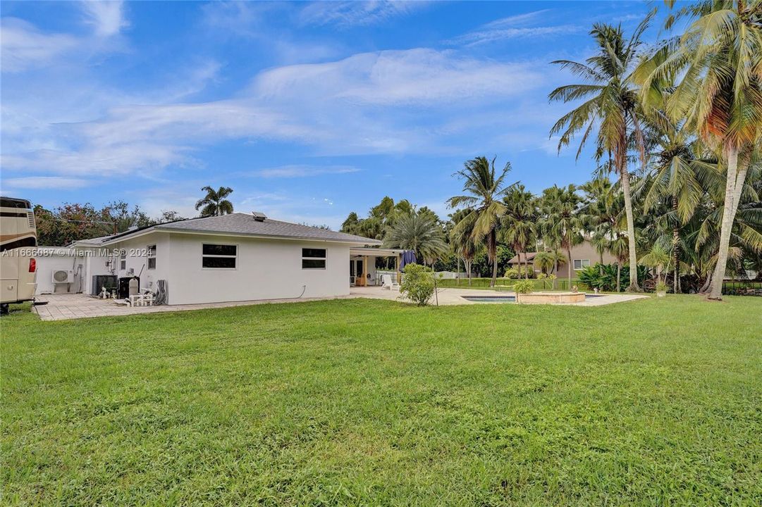 For Sale: $1,400,000 (4 beds, 2 baths, 2658 Square Feet)