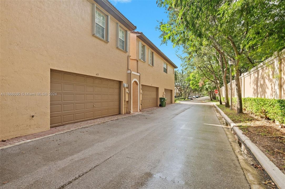 For Sale: $635,000 (3 beds, 3 baths, 1772 Square Feet)