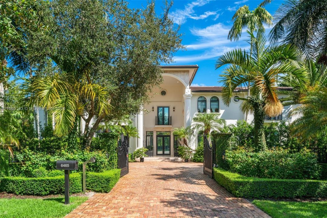 For Sale: $7,950,000 (6 beds, 8 baths, 8360 Square Feet)