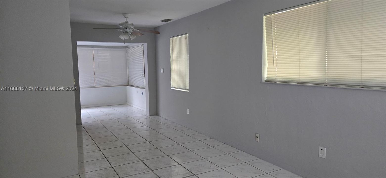 For Rent: $2,750 (3 beds, 1 baths, 1370 Square Feet)