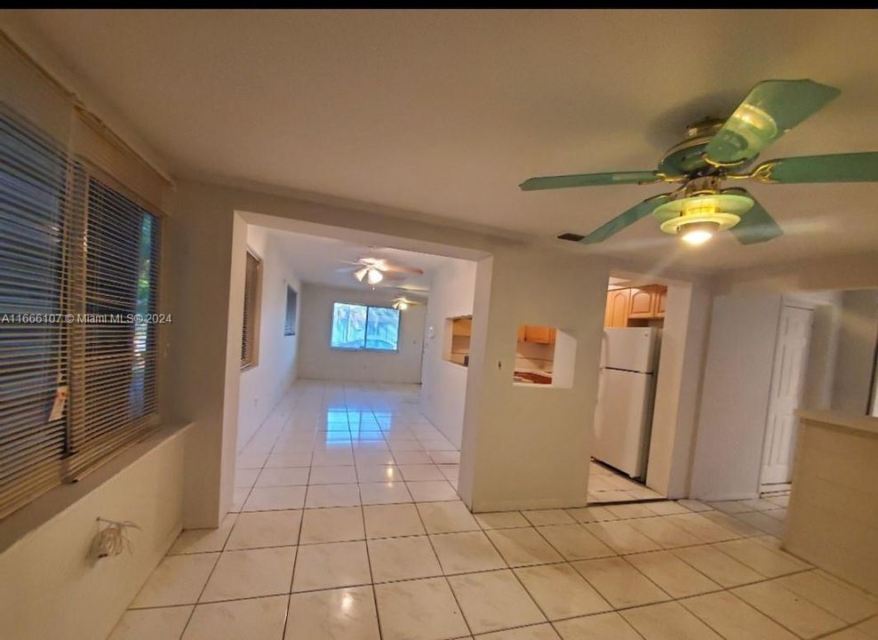 For Rent: $2,750 (3 beds, 1 baths, 1370 Square Feet)