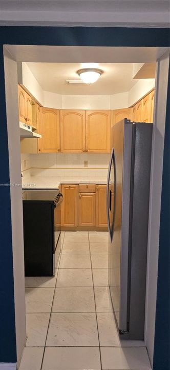 For Rent: $2,750 (3 beds, 1 baths, 1370 Square Feet)