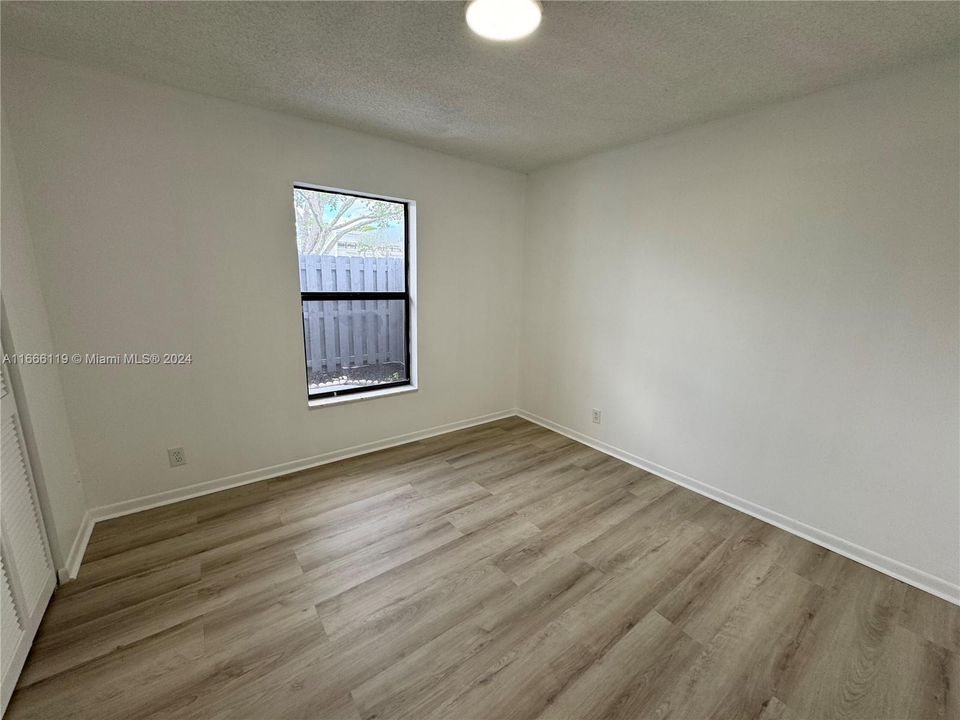 For Rent: $2,200 (2 beds, 2 baths, 996 Square Feet)