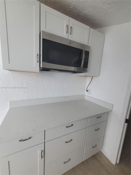 В аренду: $1,800 (1 спален, 1 ванн, 2143 Квадратных фут)