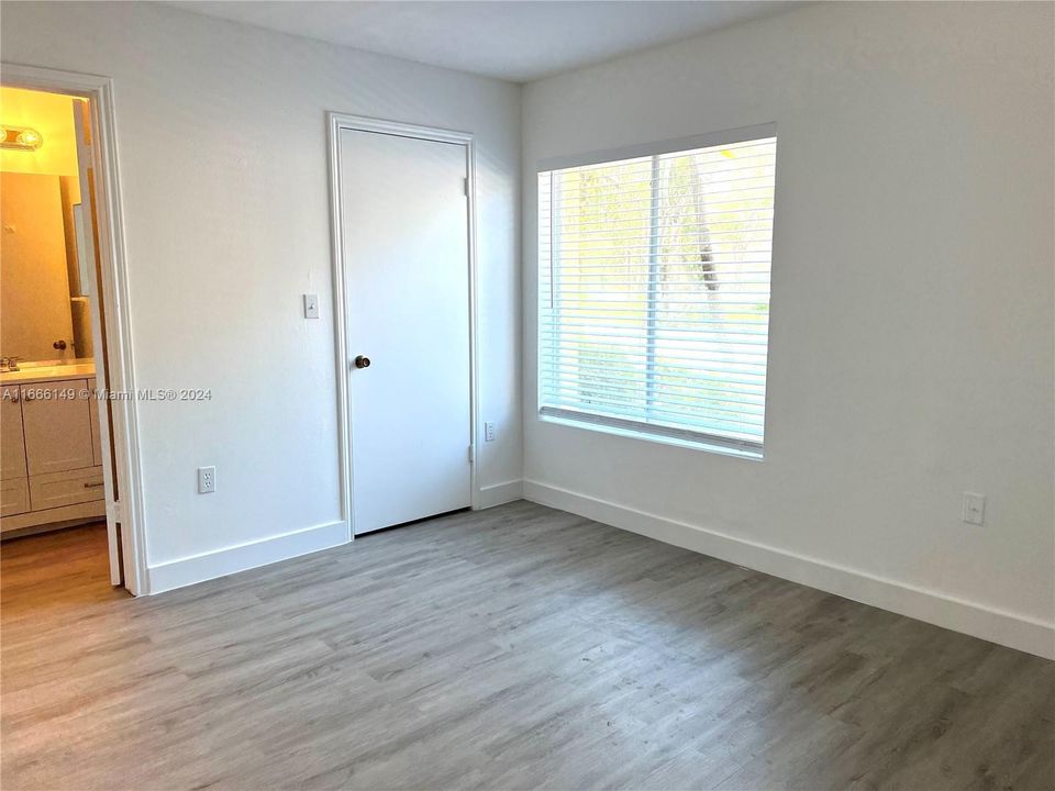 For Rent: $2,250 (2 beds, 2 baths, 1241 Square Feet)