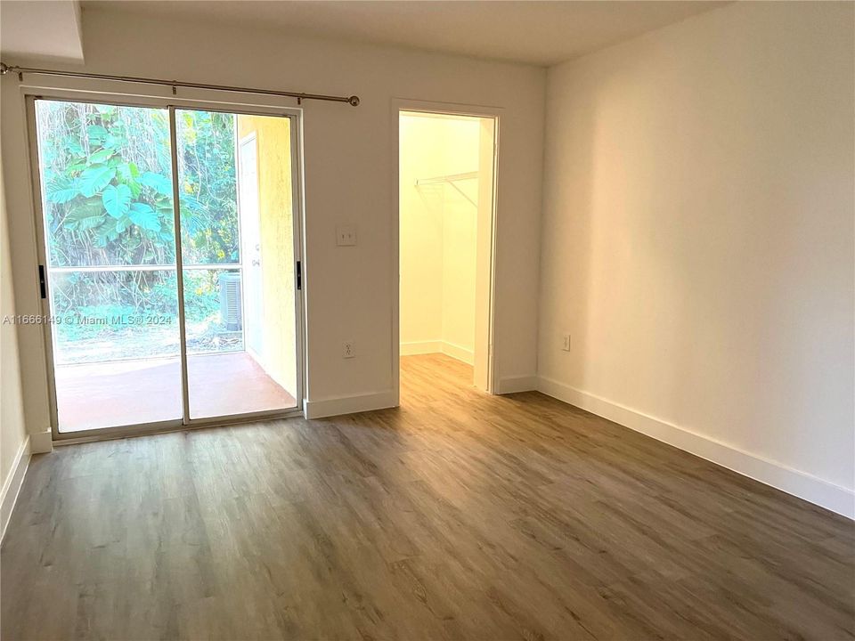 For Rent: $2,250 (2 beds, 2 baths, 1241 Square Feet)