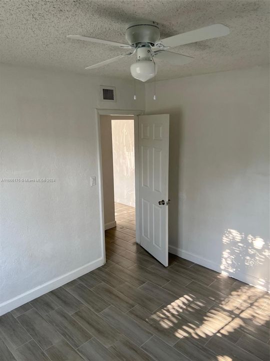 For Rent: $2,700 (3 beds, 1 baths, 1206 Square Feet)