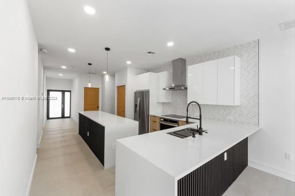 En Venta: $749,000 (4 camas, 2 baños, 1000 Pies cuadrados)