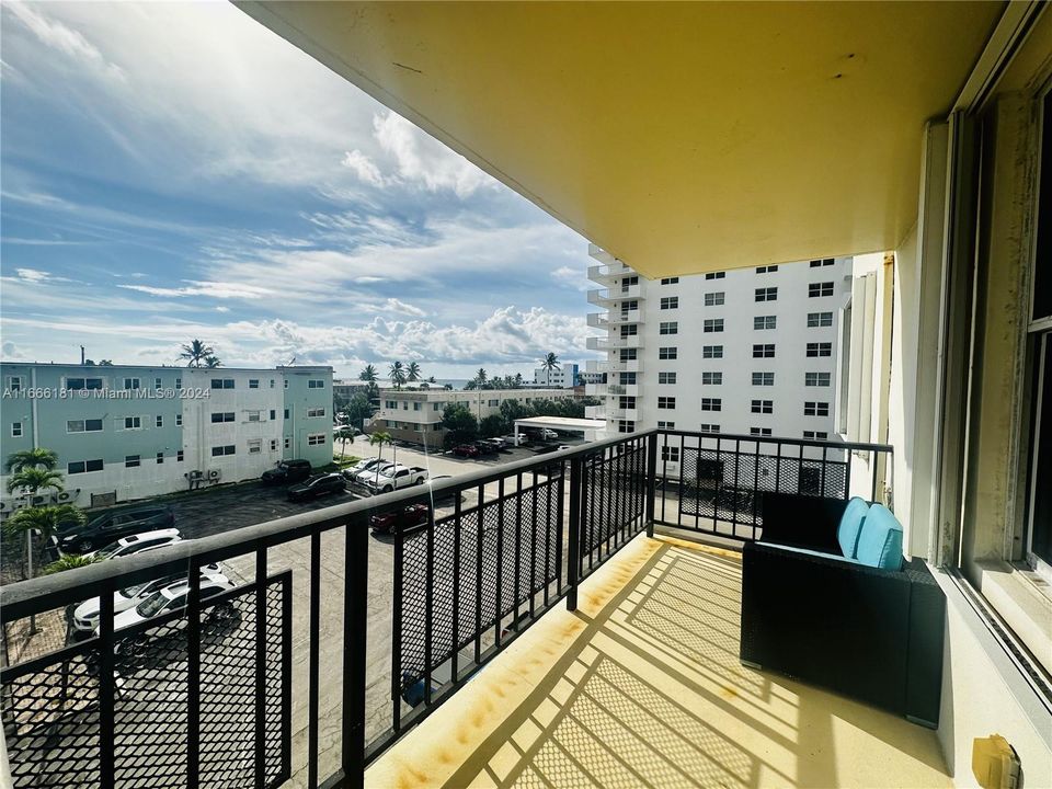 For Rent: $3,500 (2 beds, 2 baths, 1450 Square Feet)