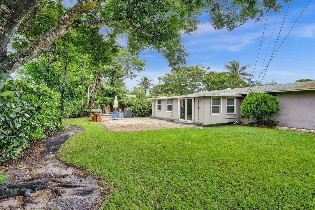 For Sale: $625,000 (3 beds, 2 baths, 1400 Square Feet)