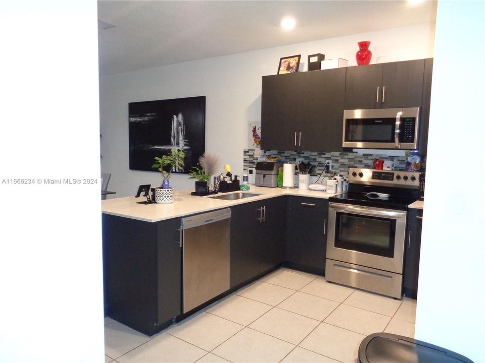 For Sale: $449,100 (3 beds, 2 baths, 1695 Square Feet)