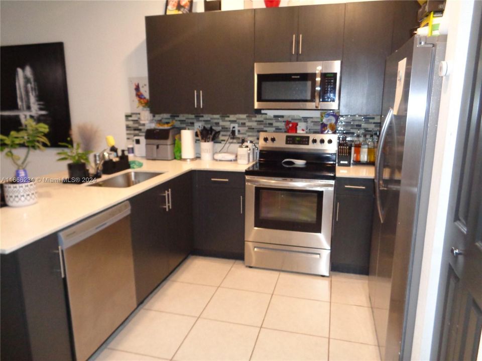 For Sale: $449,100 (3 beds, 2 baths, 1695 Square Feet)