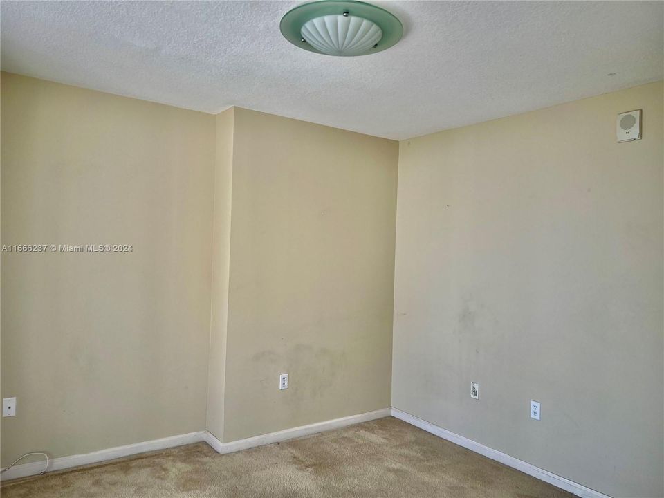 For Rent: $4,600 (2 beds, 2 baths, 1105 Square Feet)