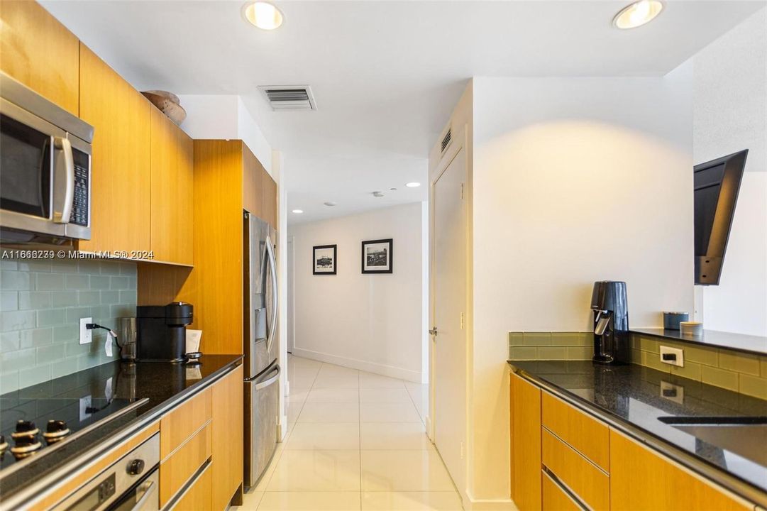 For Sale: $680,000 (2 beds, 2 baths, 1368 Square Feet)