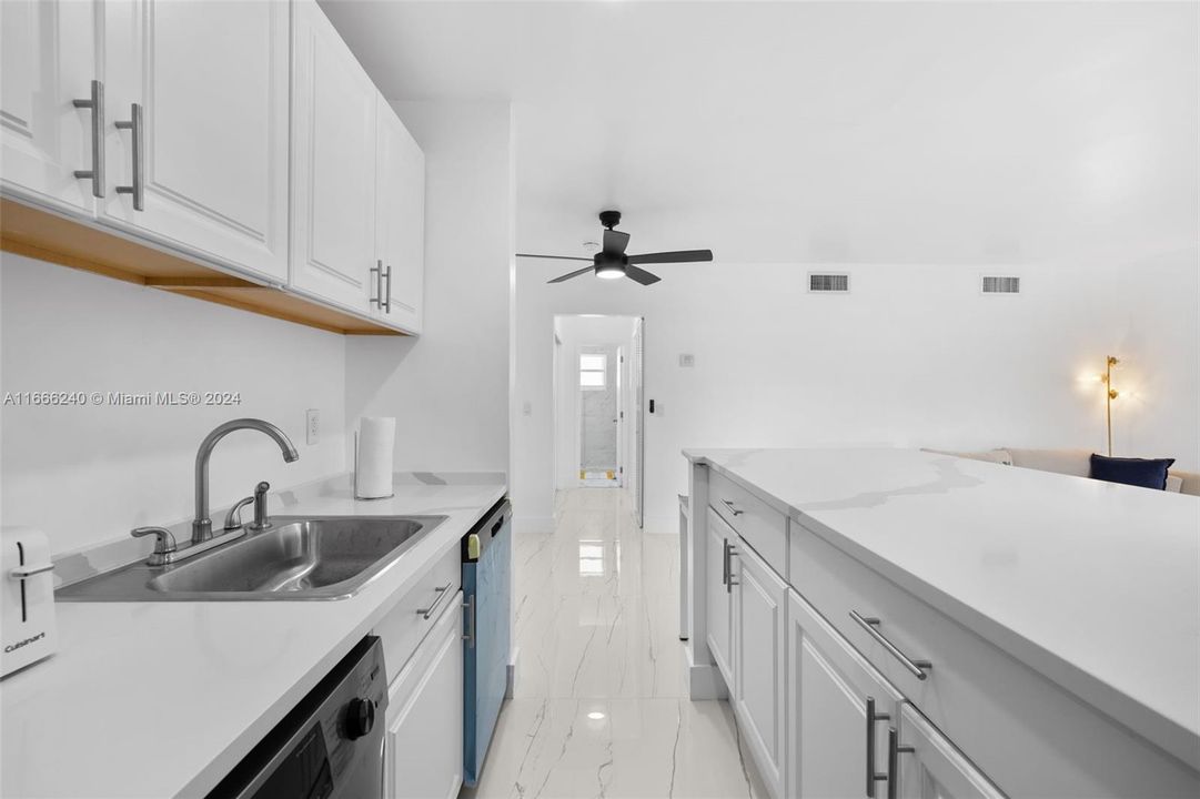 For Rent: $2,100 (1 beds, 1 baths, 668 Square Feet)