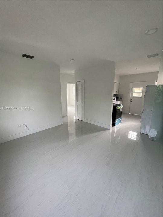 For Rent: $2,300 (2 beds, 1 baths, 1508 Square Feet)