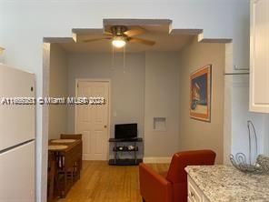 For Rent: $2,000 (1 beds, 1 baths, 789 Square Feet)