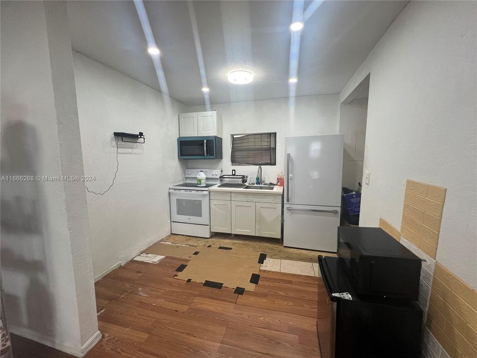 En Venta: $440,500 (3 camas, 1 baños, 1120 Pies cuadrados)