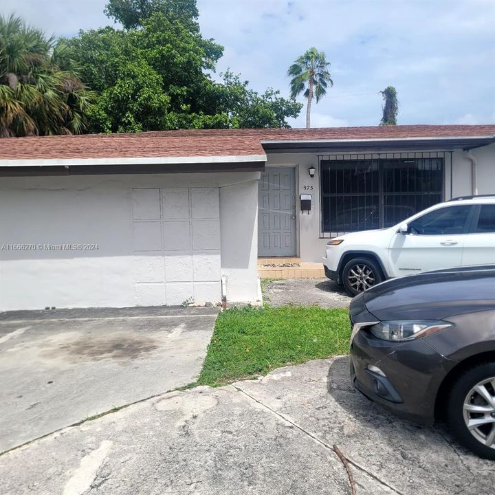 For Sale: $730,000 (3 beds, 2 baths, 2300 Square Feet)