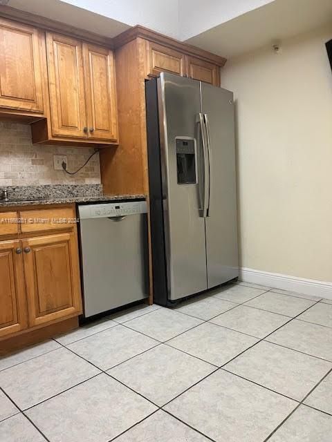 For Rent: $2,550 (2 beds, 2 baths, 1596 Square Feet)