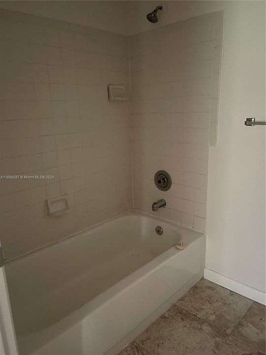 For Rent: $2,150 (2 beds, 2 baths, 1044 Square Feet)