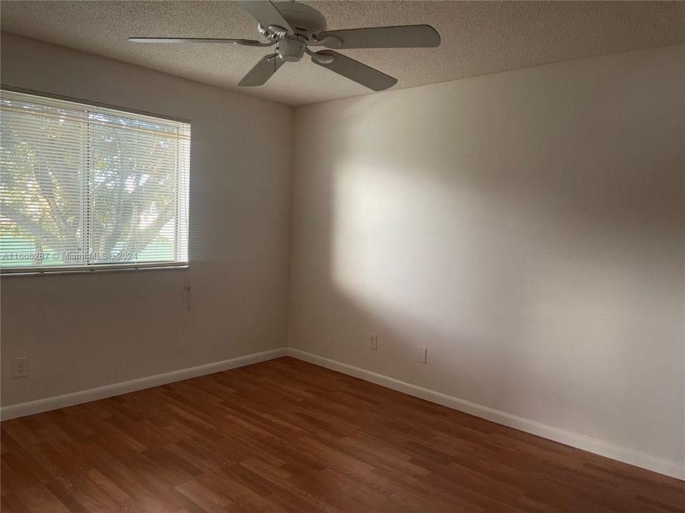 For Rent: $2,150 (2 beds, 2 baths, 1044 Square Feet)