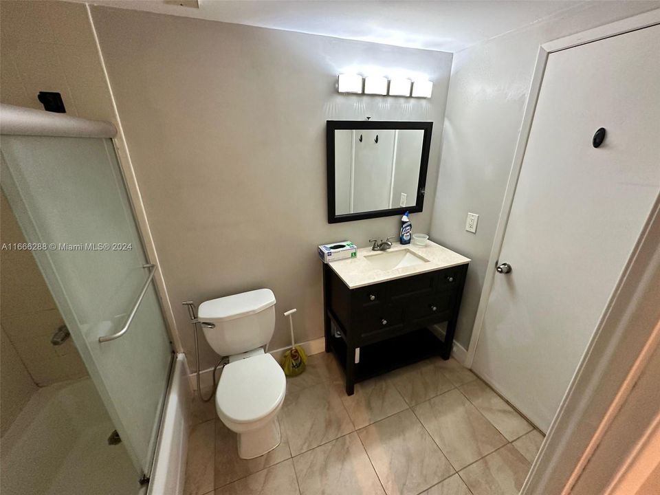 For Rent: $1,750 (1 beds, 1 baths, 782 Square Feet)