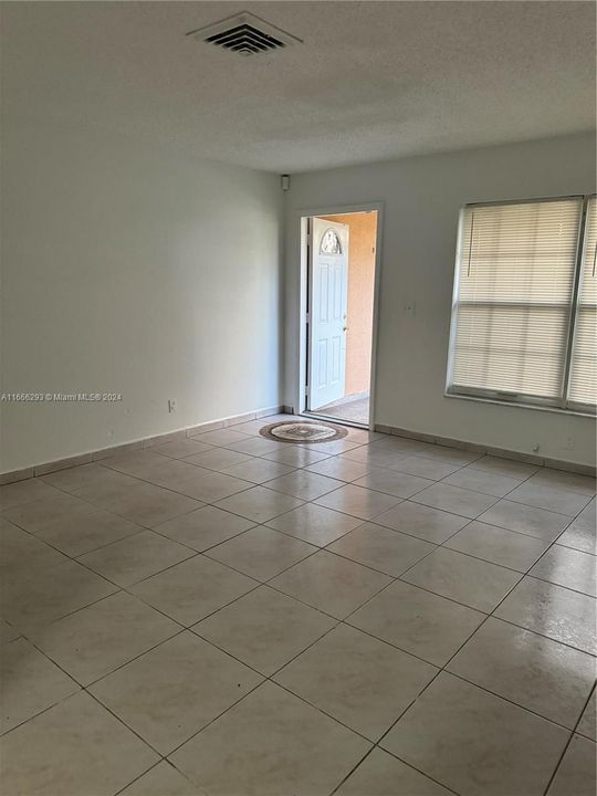 For Rent: $2,300 (0 beds, 2 baths, 2294 Square Feet)