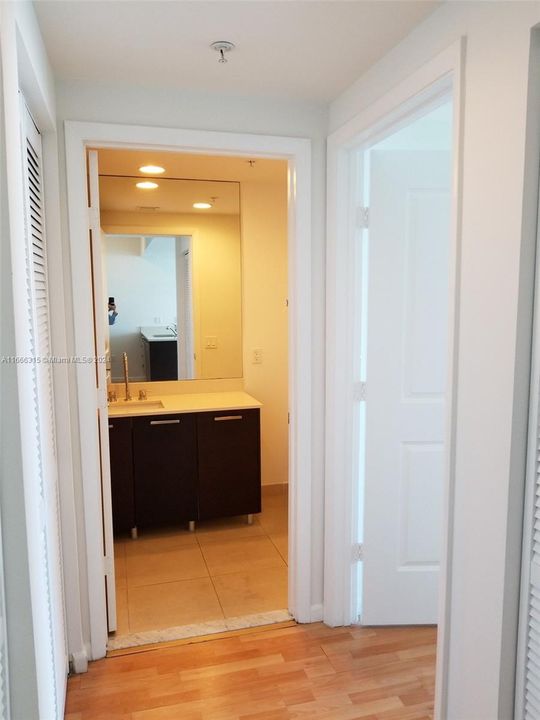 For Rent: $2,650 (1 beds, 1 baths, 692 Square Feet)