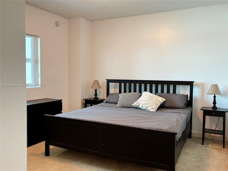 For Rent: $3,299 (2 beds, 2 baths, 1743 Square Feet)