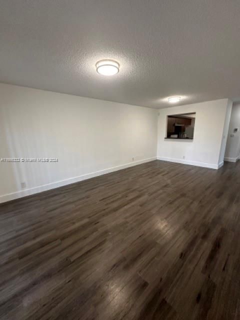 For Sale: $184,900 (2 beds, 2 baths, 1014 Square Feet)