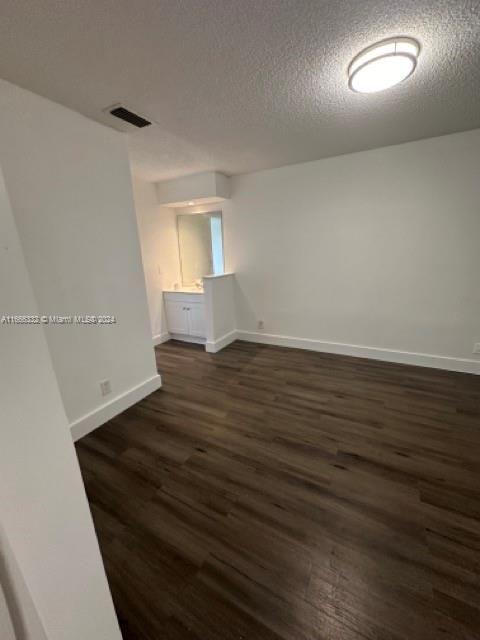 For Sale: $184,900 (2 beds, 2 baths, 1014 Square Feet)