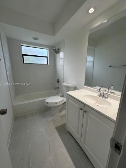 For Sale: $184,900 (2 beds, 2 baths, 1014 Square Feet)