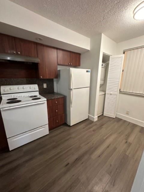 For Sale: $184,900 (2 beds, 2 baths, 1014 Square Feet)