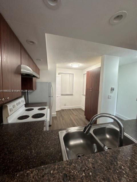 For Sale: $184,900 (2 beds, 2 baths, 1014 Square Feet)