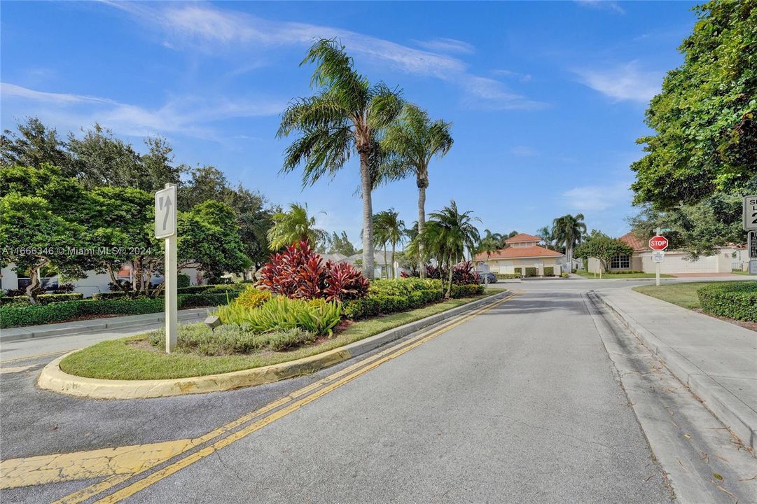 For Sale: $600,000 (3 beds, 2 baths, 1338 Square Feet)