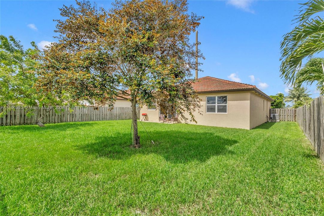 For Sale: $599,999 (3 beds, 2 baths, 1640 Square Feet)