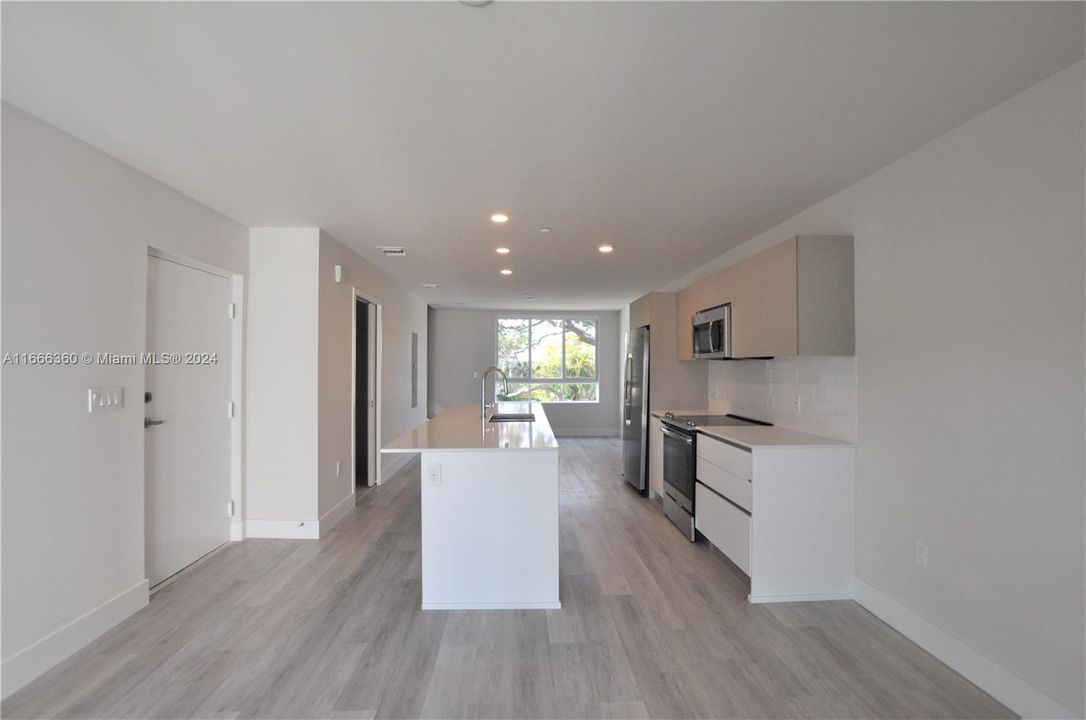 For Sale: $459,000 (2 beds, 2 baths, 1273 Square Feet)