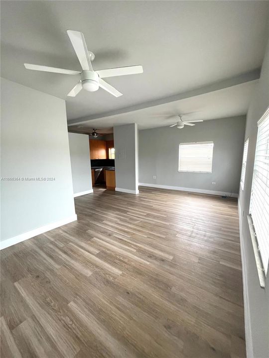 For Rent: $2,420 (2 beds, 1 baths, 1200 Square Feet)