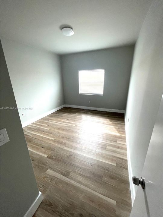 For Rent: $2,420 (2 beds, 1 baths, 1200 Square Feet)