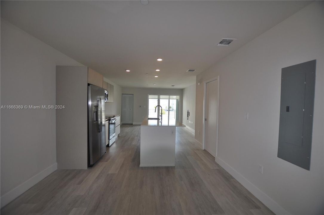 For Rent: $2,890 (2 beds, 2 baths, 1273 Square Feet)