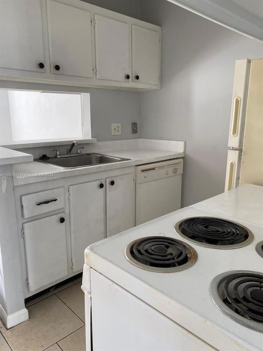 For Rent: $1,600 (1 beds, 1 baths, 495 Square Feet)