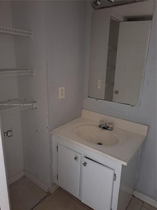 For Rent: $1,600 (1 beds, 1 baths, 495 Square Feet)