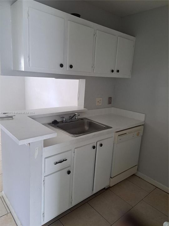 For Rent: $1,600 (1 beds, 1 baths, 495 Square Feet)