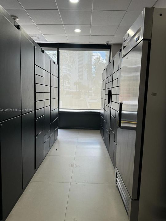 Amazon Lockers/ Cold Storage Deliveries